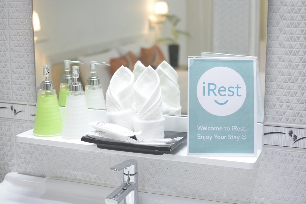 Irest Ao Nang Seafront Hostel Buitenkant foto