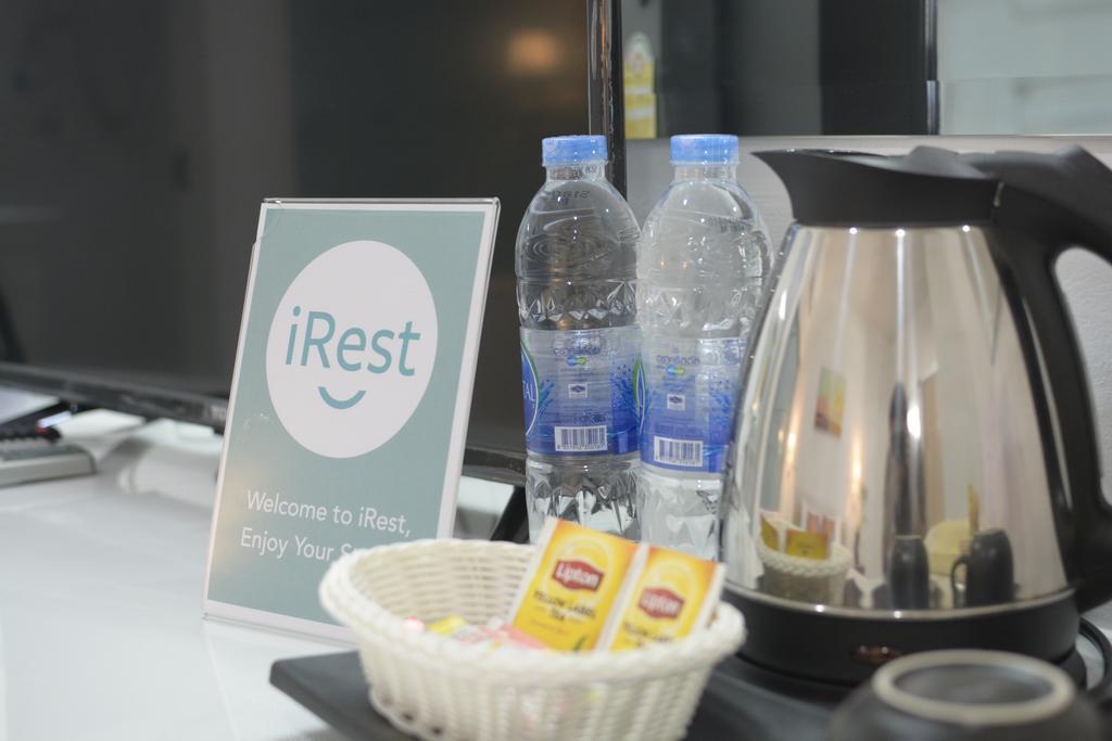 Irest Ao Nang Seafront Hostel Buitenkant foto