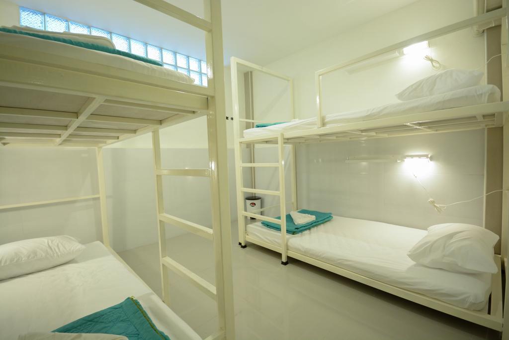 Irest Ao Nang Seafront Hostel Buitenkant foto