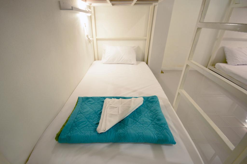 Irest Ao Nang Seafront Hostel Buitenkant foto