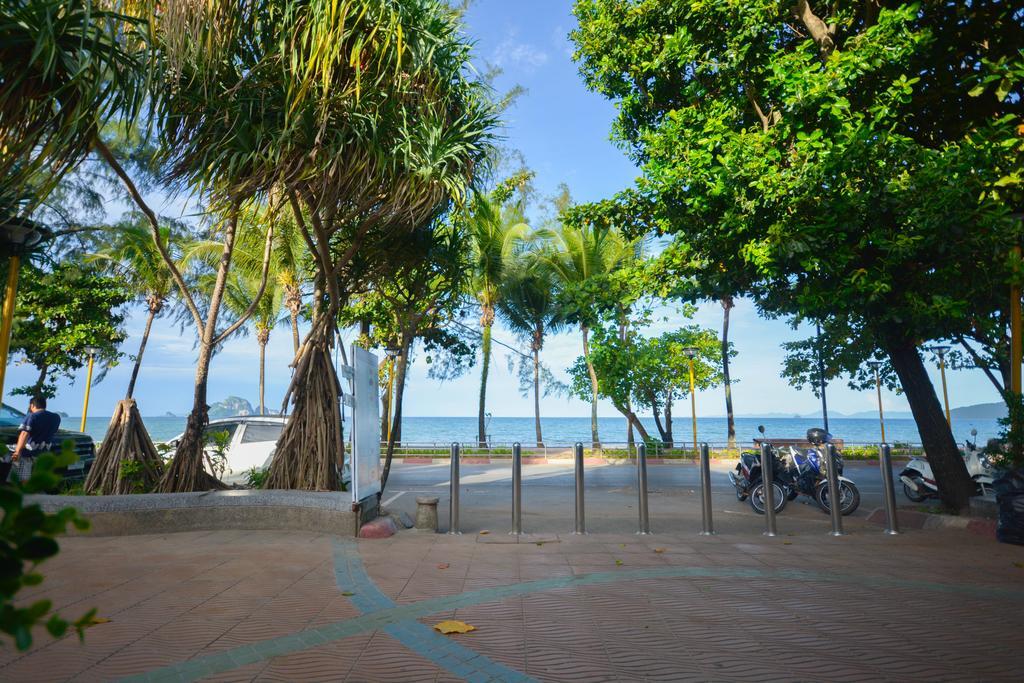Irest Ao Nang Seafront Hostel Buitenkant foto