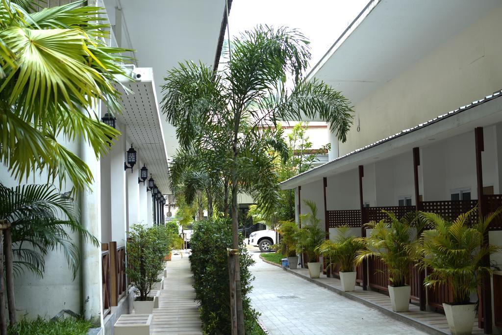 Irest Ao Nang Seafront Hostel Buitenkant foto
