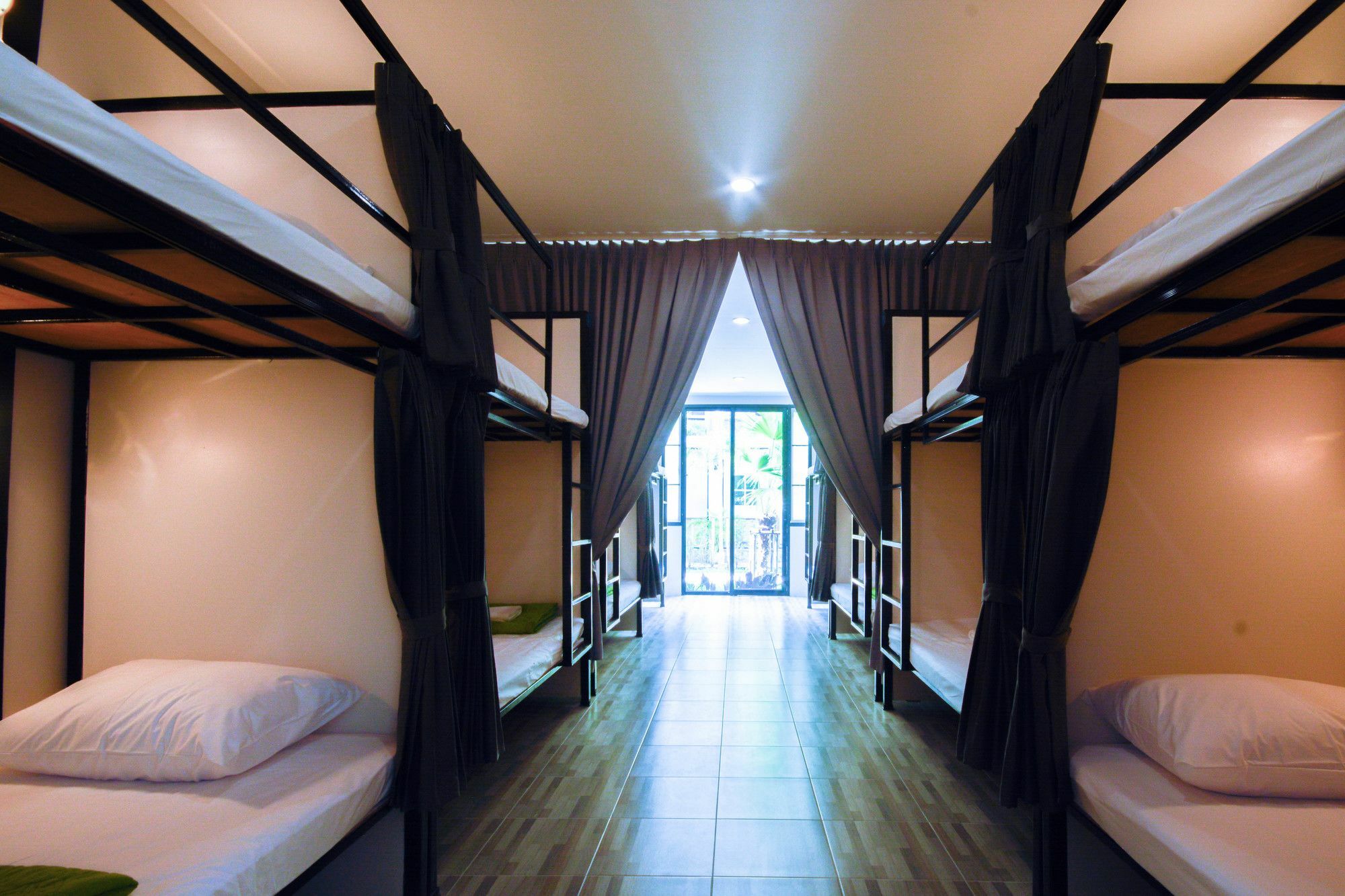 Irest Ao Nang Seafront Hostel Buitenkant foto