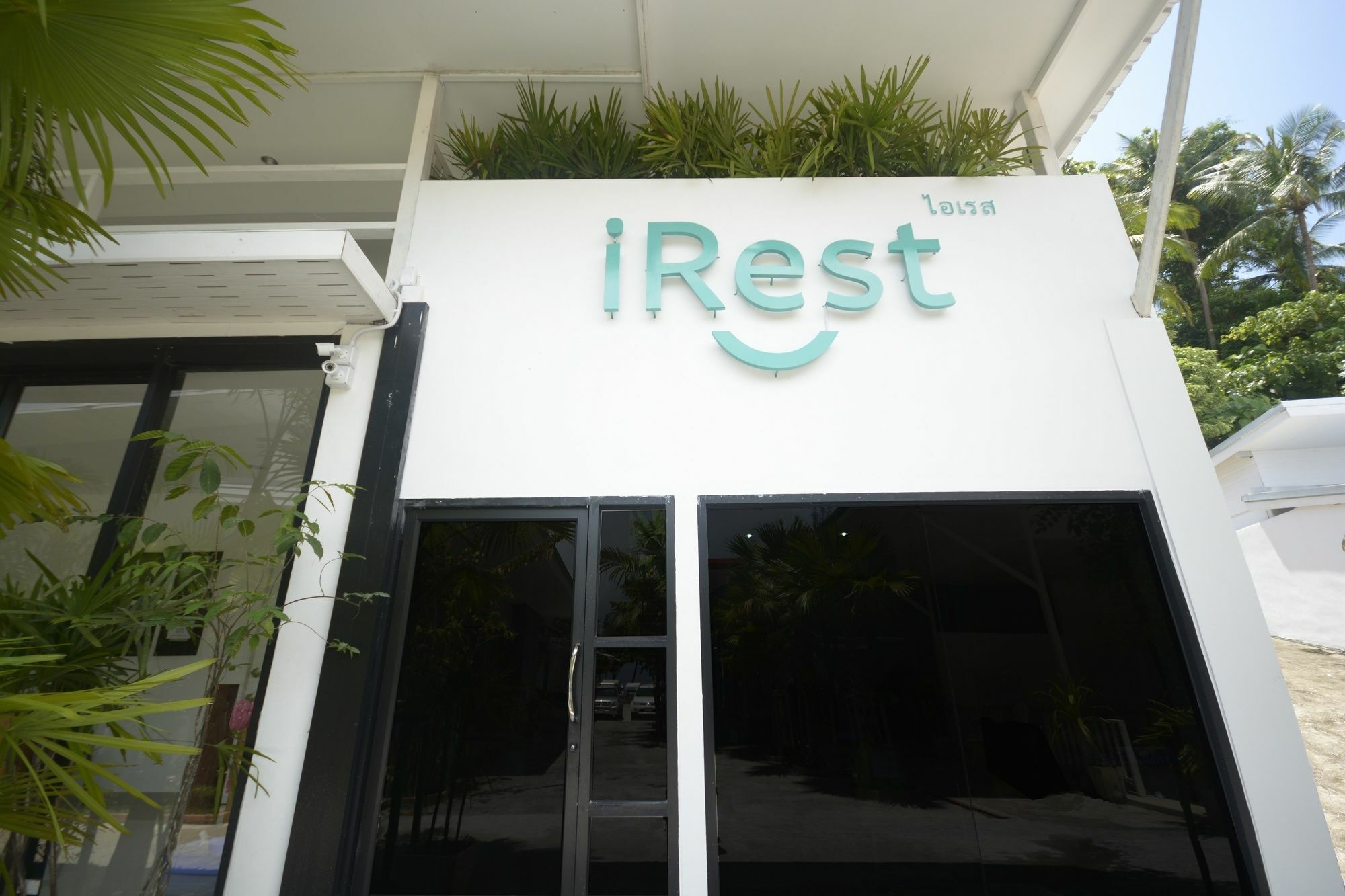 Irest Ao Nang Seafront Hostel Buitenkant foto