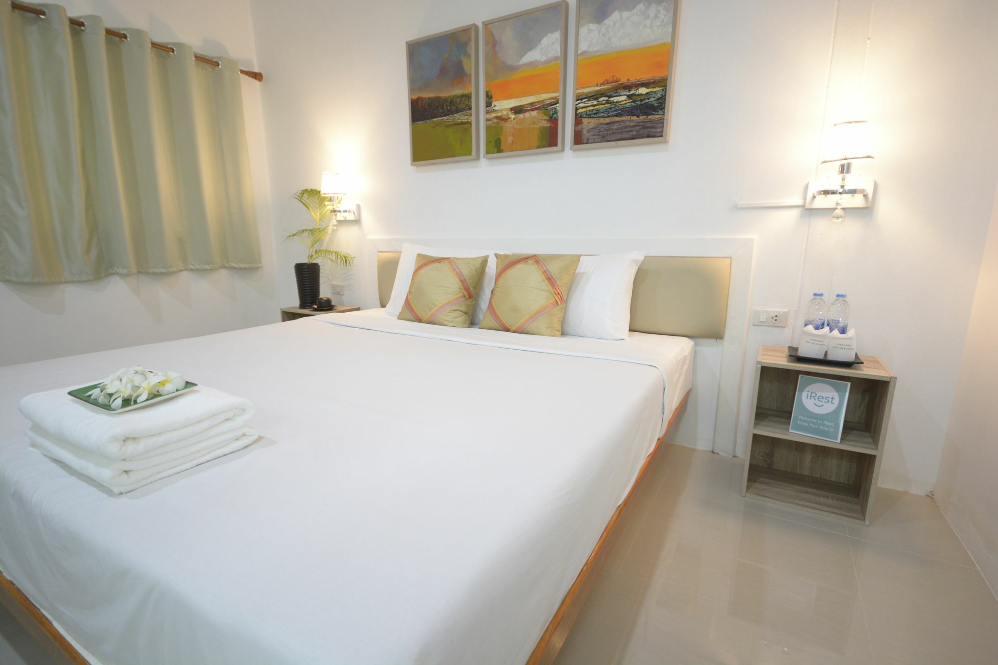 Irest Ao Nang Seafront Hostel Buitenkant foto