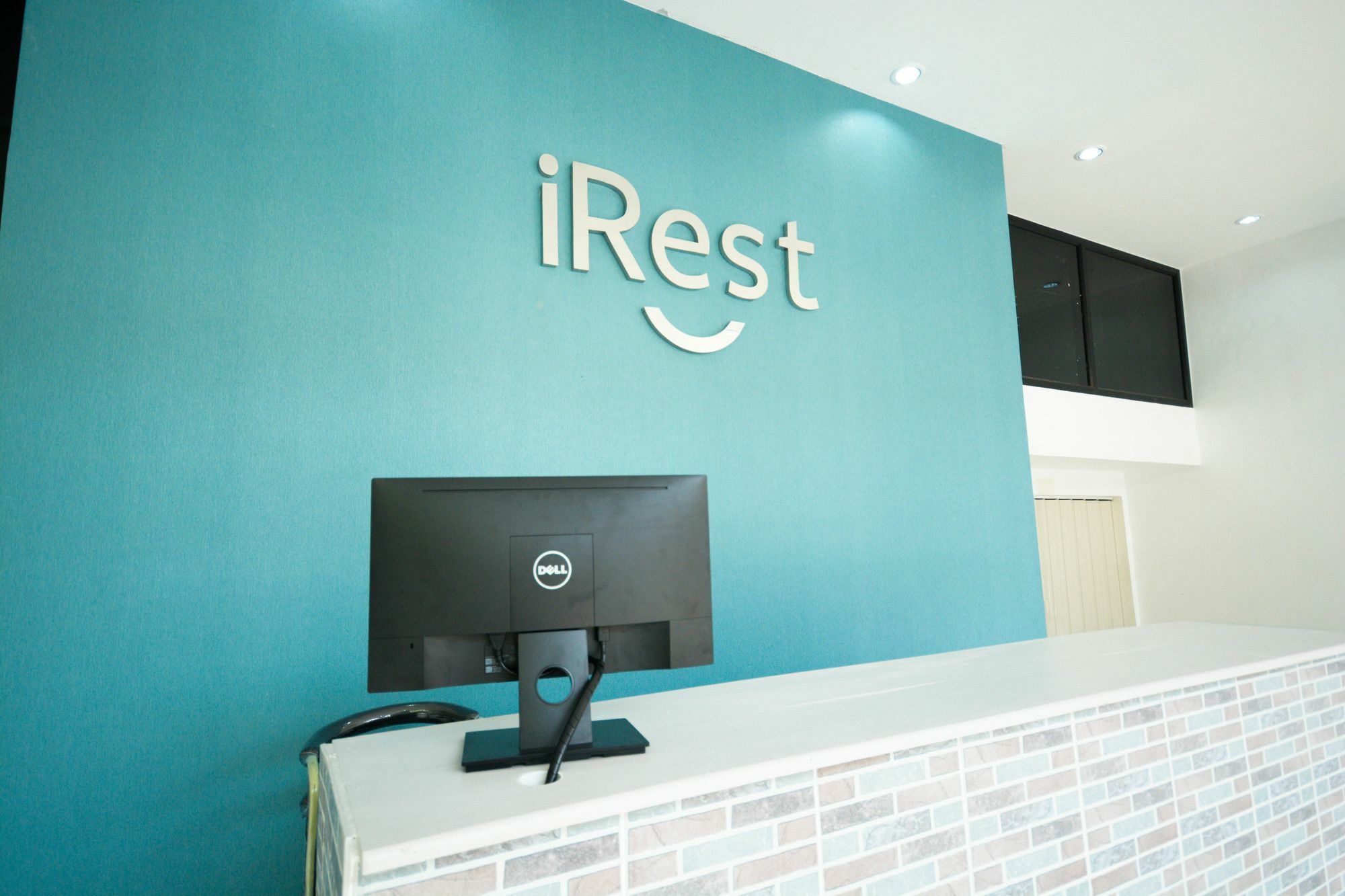 Irest Ao Nang Seafront Hostel Buitenkant foto
