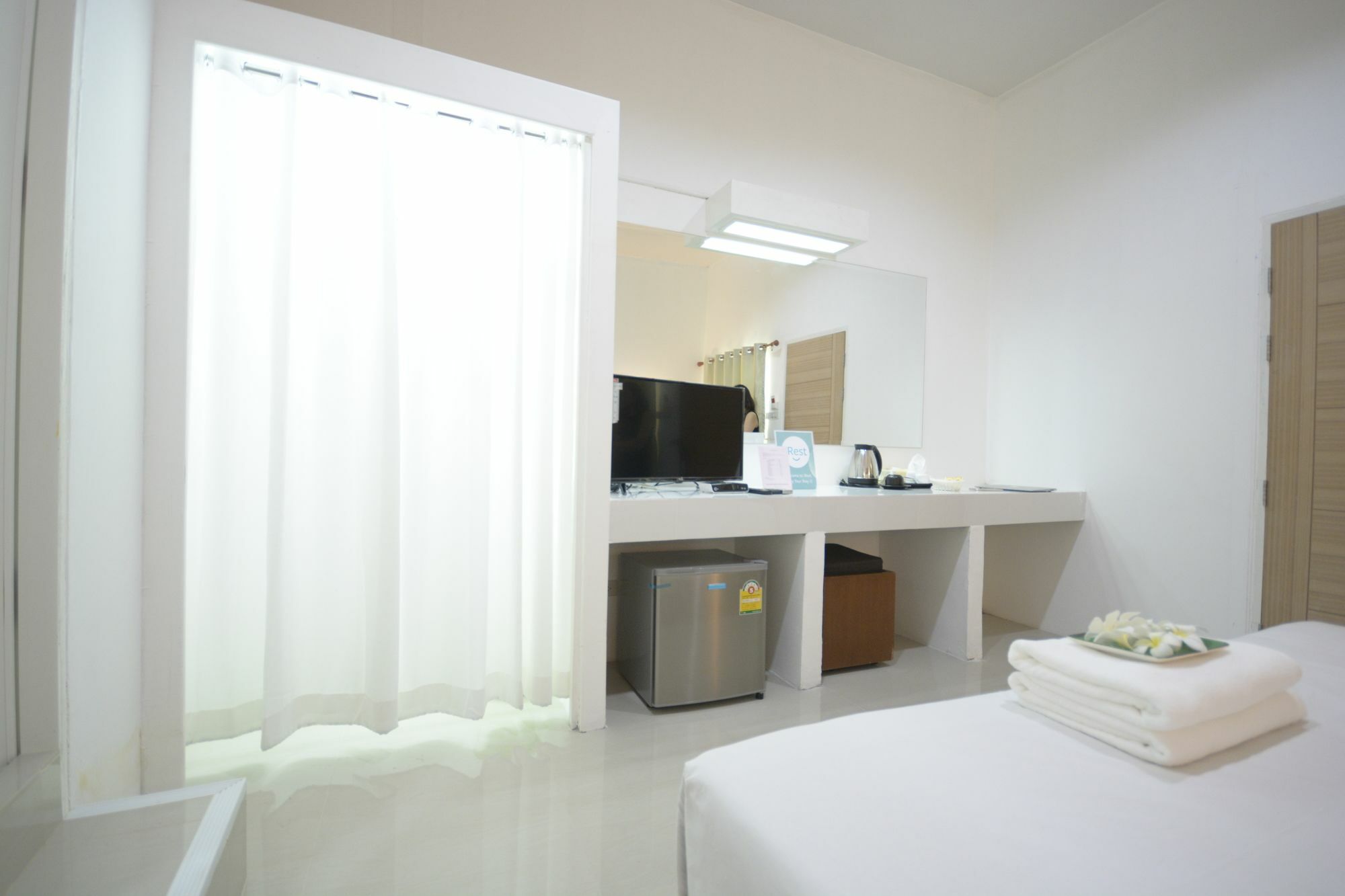 Irest Ao Nang Seafront Hostel Buitenkant foto
