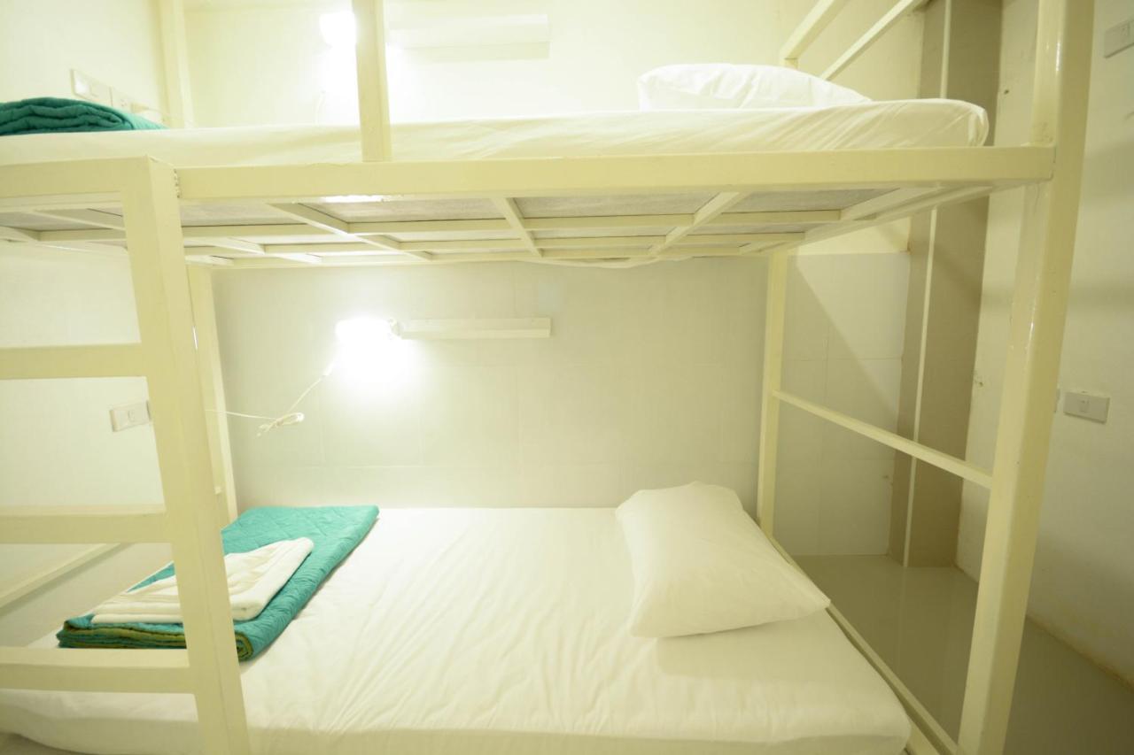 Irest Ao Nang Seafront Hostel Buitenkant foto