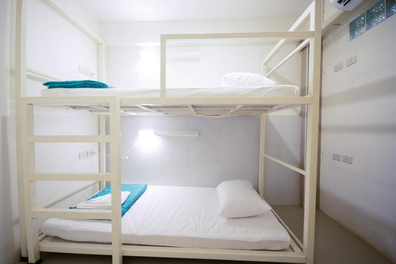 Irest Ao Nang Seafront Hostel Buitenkant foto